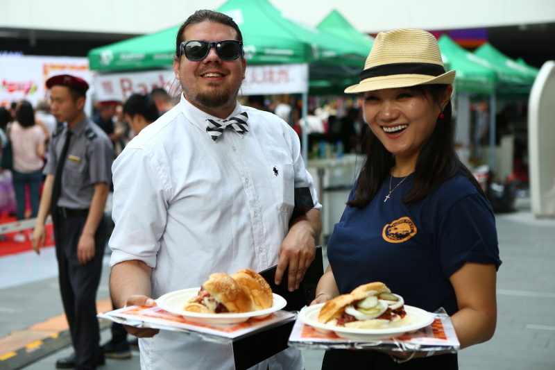 Thousands Crowd Day 1 of Foodie Fest, More to Come Sunday the Beijinger