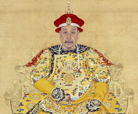 Qianlong enjoying a typical AQI 200+ afternoon in ancient Beijing