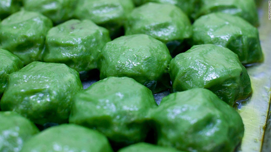 青团 qīngtuán or sweet green rice balls