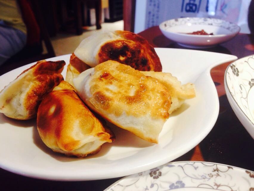 The fried dumplings filled with chocolate and banana