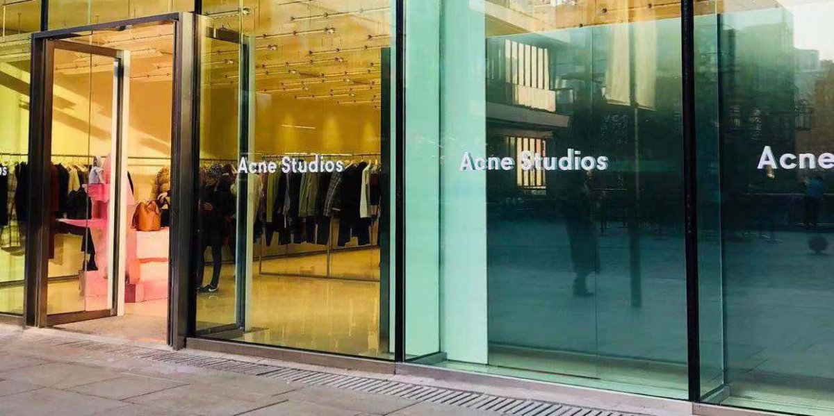 Even though the shop is new, Beijing fashionistas have long been familiar with this brand