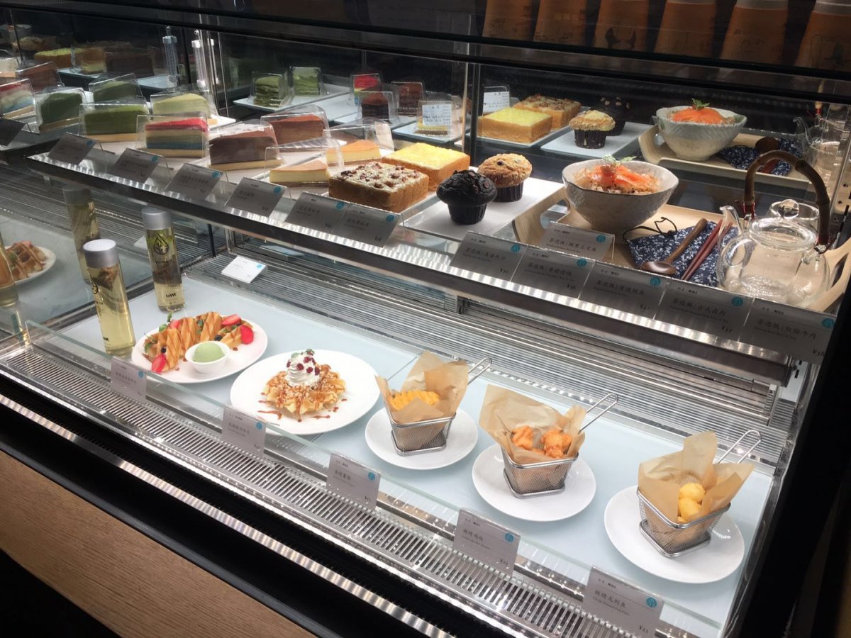 The dessert display didn't arouse our appetite