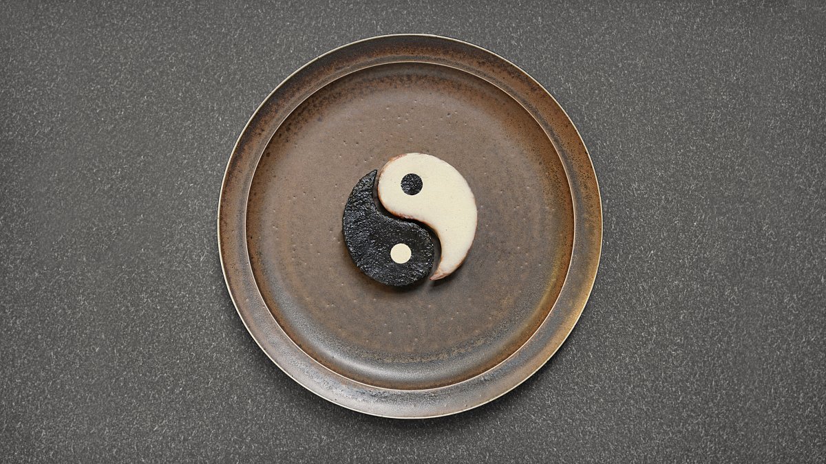 The thoroughly creative yin-yang dessert, a high-end take on traditional Chinese mantou