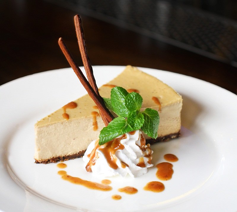 Chestnut cheesecake with caramel and whipped cream
