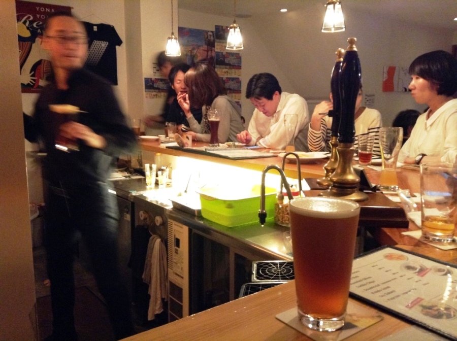 Hand-pulled pints at Raku Beer