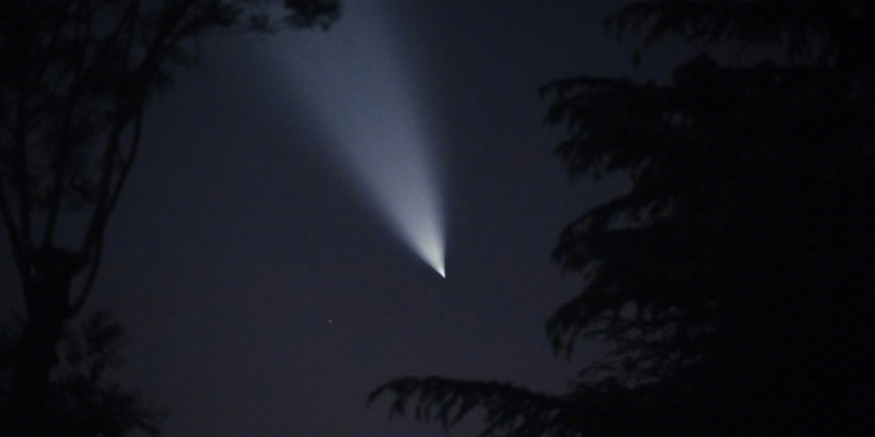 Illegal Alien : UFO Sighted in Skies Over Beijing