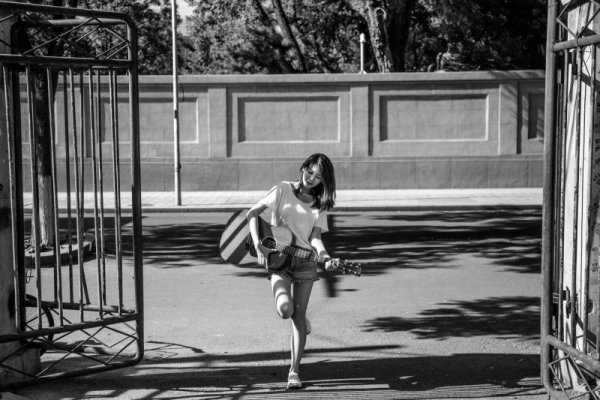 Black and white photograph of Susu Yan