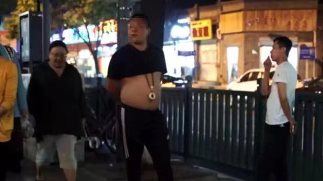 Beijing dayes showing off their