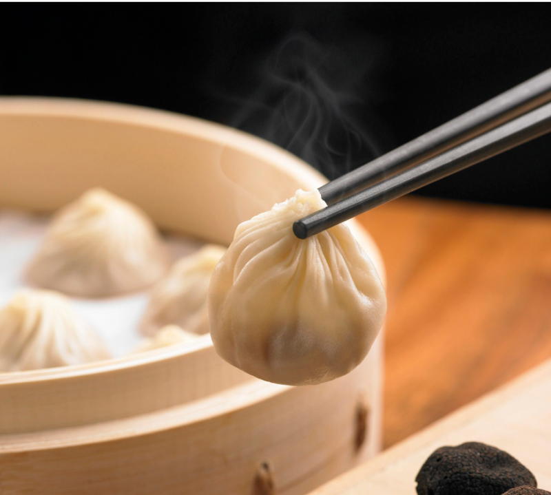 How Din Tai Fung's soup dumplings are conquering the world, 18 folds and 21  grams at a time - Los Angeles Times