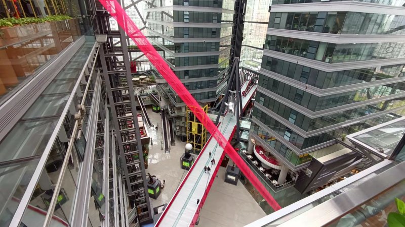 Inside the mall is filled with sculptures that can be enjoyed from its many balconies