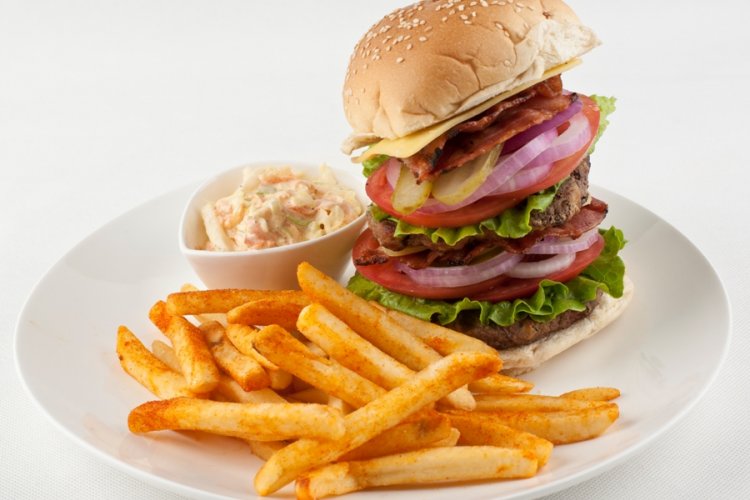 Great Day for Burgers as Three Contestants Offer 2-for-1 on Mondays