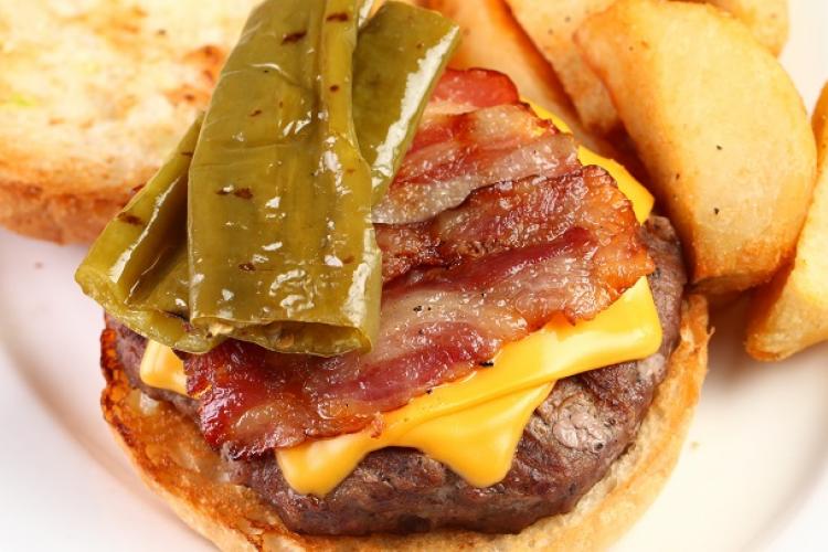 Burger Brief: Tim’s Texas Bar-B-Q&#039;s Border Burger