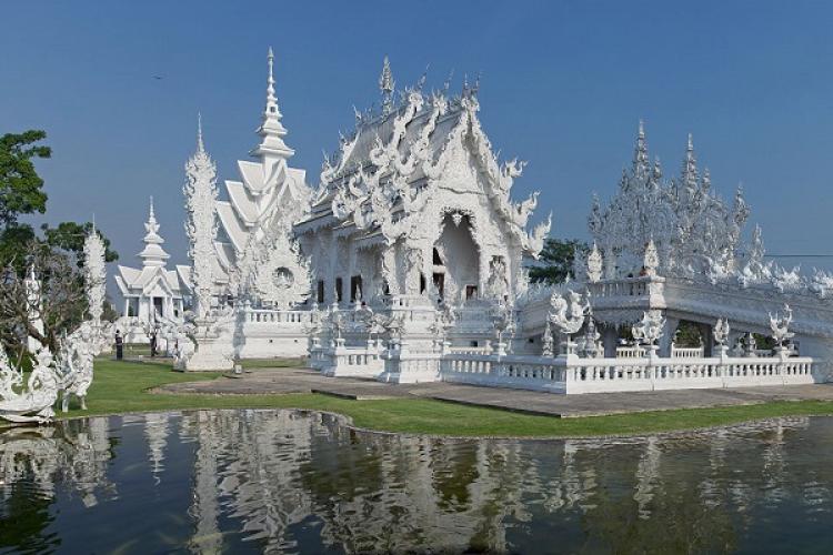 Thai Temple to Set Up Separate Toilets for Allegedly Unhygenic Chinese Tour Groups