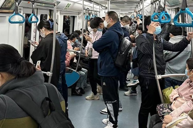 Masks No Longer Compulsory, Beijing Subway Says