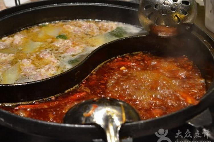 Capital Bites: Hot Hot Pots, Ladies Drinking, English Breakfasts