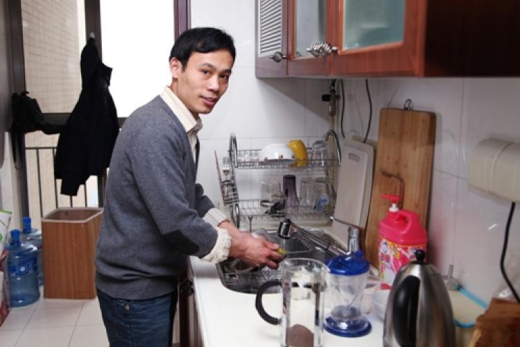 Mop Master: A Talk With Guo Hezhong, Housecleaner