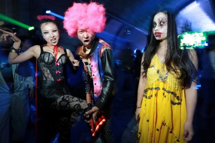 Photos: YEN Fetish Takes Halloween by the (Devil) Horns