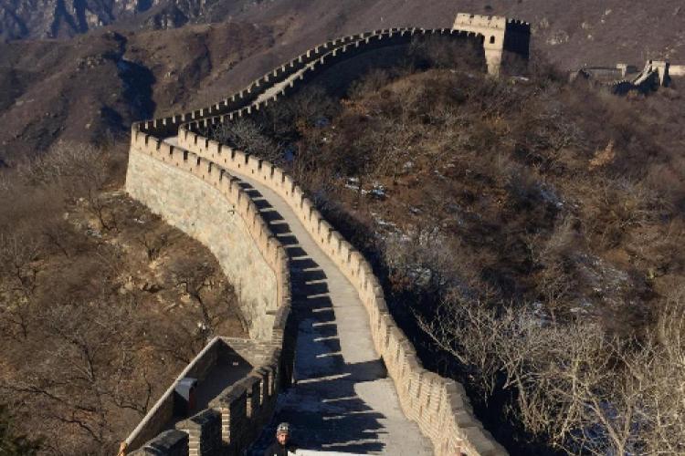 Eight-year-old U.S. Cancer Patient’s Wish for Great Wall Stardom Fulfilled