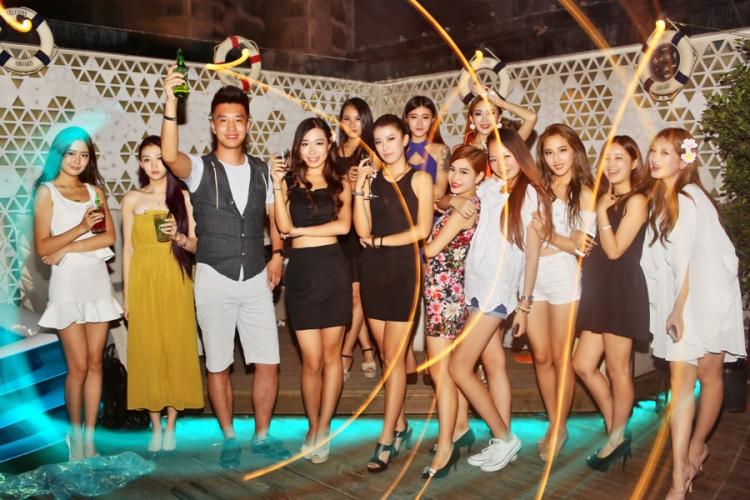 Good Morning Beijing August 25, 2014: Whiskey Tasting with Euan Mitchell; Snacking and Swigging Your Way Around Gongti; Foreign White Single Lady Seeking Chinese Male Friend