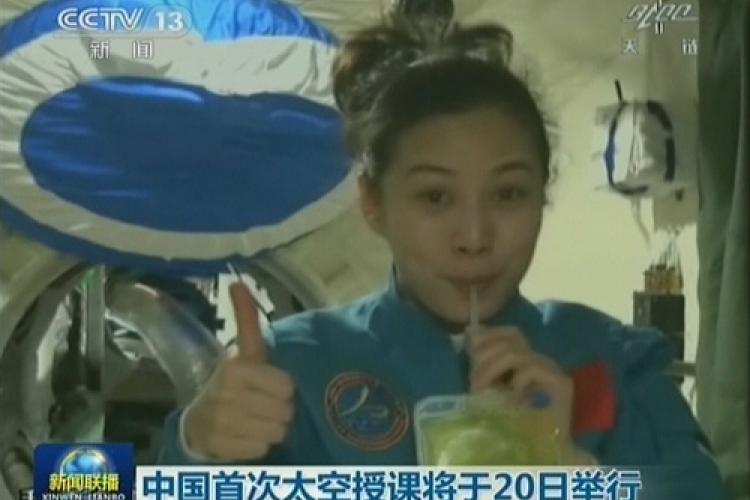 Chinese Students Space Out: Astronaut Teaches Live Lesson from 300 Kilometers Above Earth