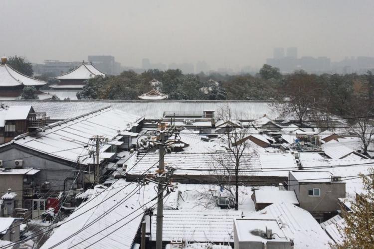 Snow Blankets Beijing, Temperatures Set to Drop Further