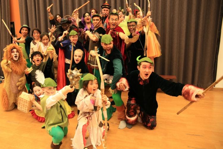 Beijing Playhouse Actor Ray Robles Shares Experience on the Set of Robin Hood
