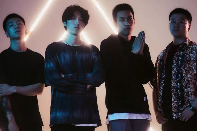 Life Awaits on Striking a Nerve Life Awaits on Striking a Nerve