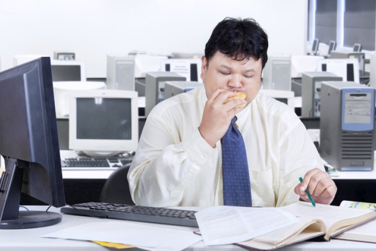 The Average Chinese Internet Entrepreneur is a Stressed-Out Guy Working 12-Hour Days in Beijing: Report
