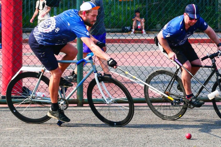 Swinging on a Single-Speed: Beijing&#039;s Bike Polo Team Offers a New Way to Cycle