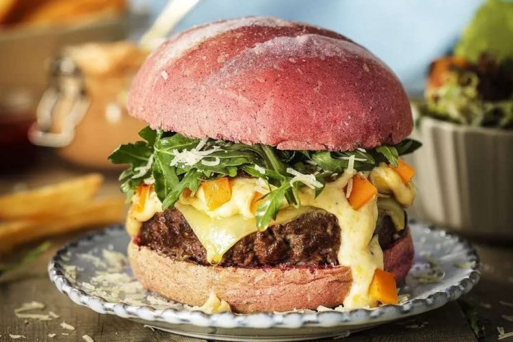 EAT: Meet the Winemaker, Burger Challenge at GLB and Pink Burgers at Blue Frog, Wild Vegetables at the Wall