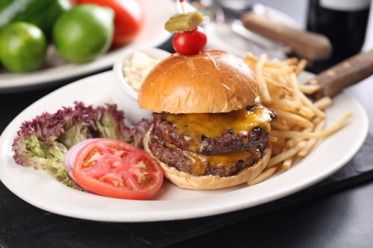 Burger Brief: Union Bar and Grille&#039;s Double Cheese Burger