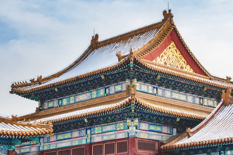 Auburn Temples in Snow: Capturing the Forbidden City After the First Snowfall of the Year