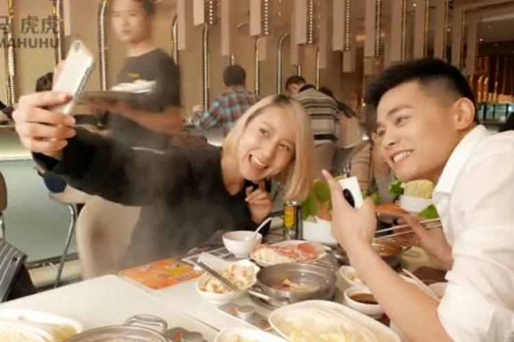 Video: Mamahuhu&#039;s &quot;Western Couples Vs. Chinese Couples&quot;