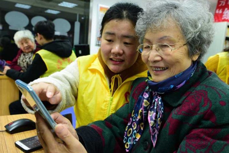 China’s Over-55s Take to WeChat Mini-Programs in Search of Entertainment