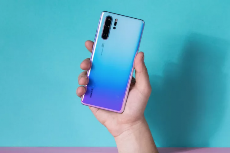 Behind the Controversy: Huawei Users Speak