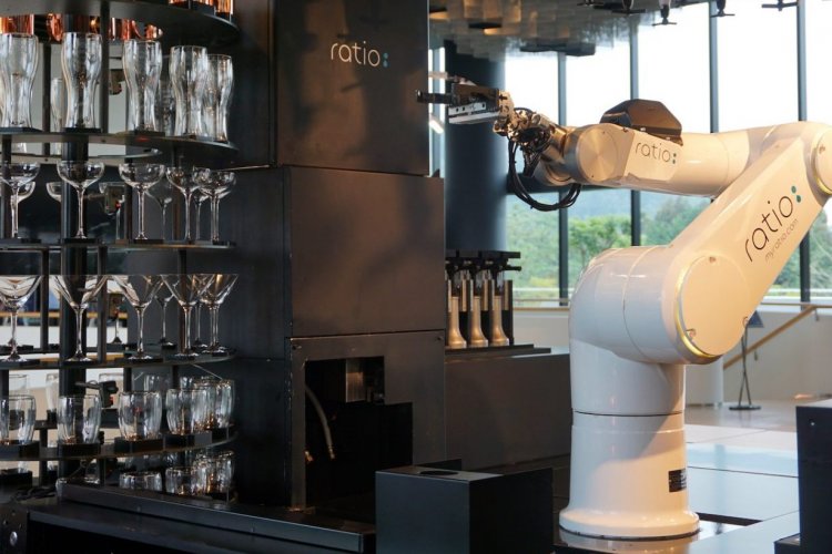 Robots Are Taking Over China’s Food Service Industry, and Making It Better