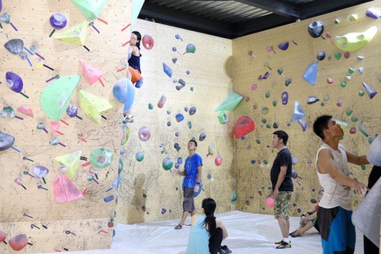 Rock Hour: Climbing Gym Reaches New Heights in Xi Dawanglu