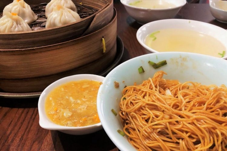 Shao Shines Bright With Dry Noodles and Wuxi-Style Dishes at Upgraded Topwin Location