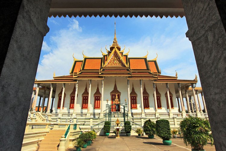 Talking Travel: Beijing-Phnom Penh Flight Announced; Beijing-Hawaii Route Suspended