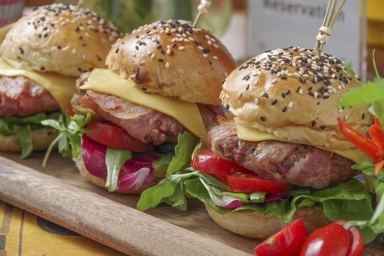 Burger Brief: New Beer and Revamped Food Menu at Steamrhino