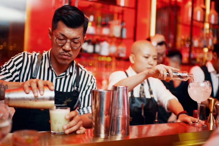 R1 Good Bait&#039;s Travis Yuan Shakes Up Thai Inspired Cocktails at Bonus Track