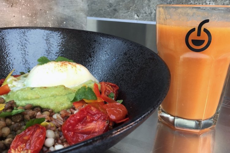 Keep up Your New Year&#039;s Resolutions with Nooxo&#039;s Healthy Grain Bowls and Smoothies