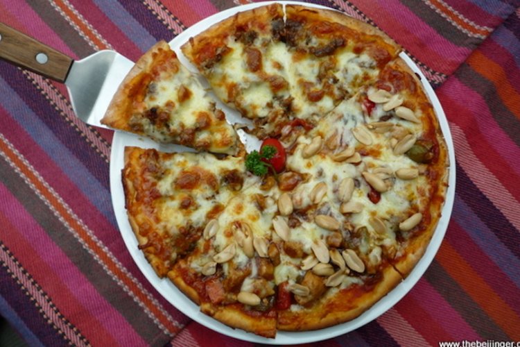 Pizza Mania! Don&#039;t Pass By the Pizzas at this Nanluogu Xiang Favorite.