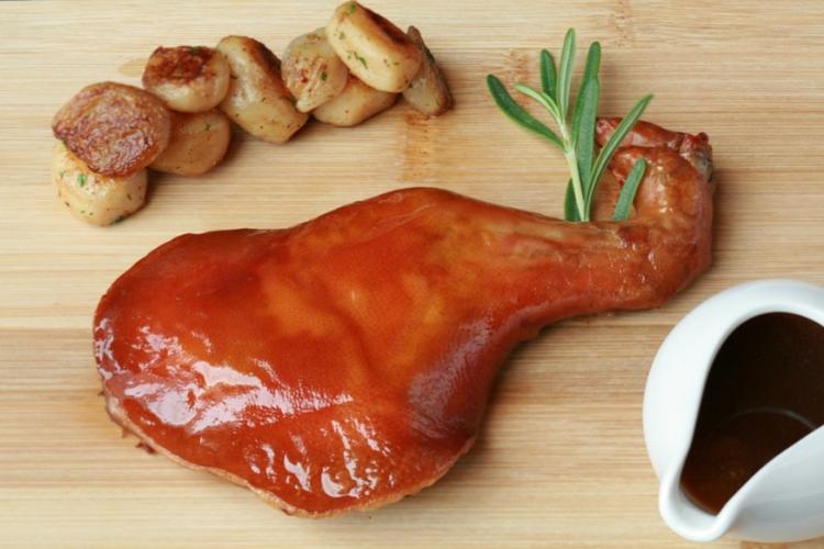 Pig Out With Agua's Suckling Pig Promotion Pig Out With Agua's Suckling Pig Promotion