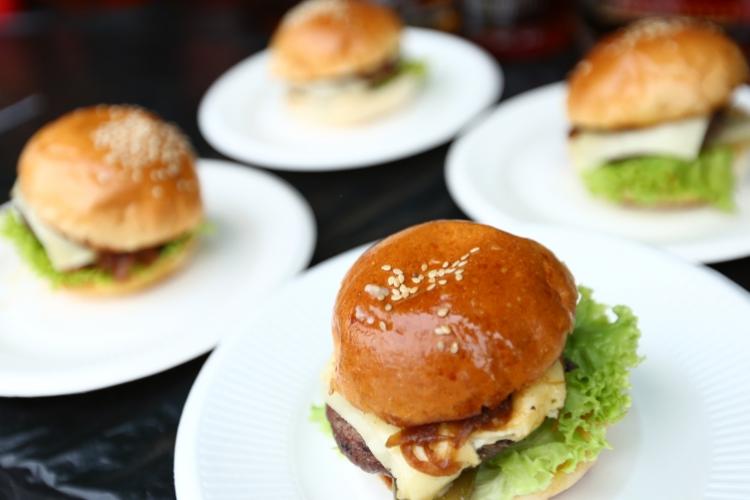 Counting Down to the 2015 Burger Cup Launch Party: Check Out the Vendors!