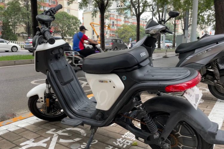 Beijing to Begin Fines for Non-Standard Scooters in November