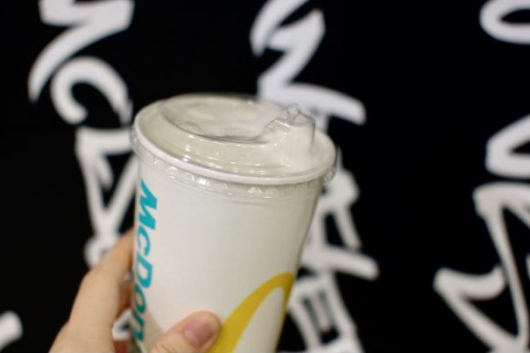 R1 Fast Food Watch: McDonalds Dumps Plastic Straws