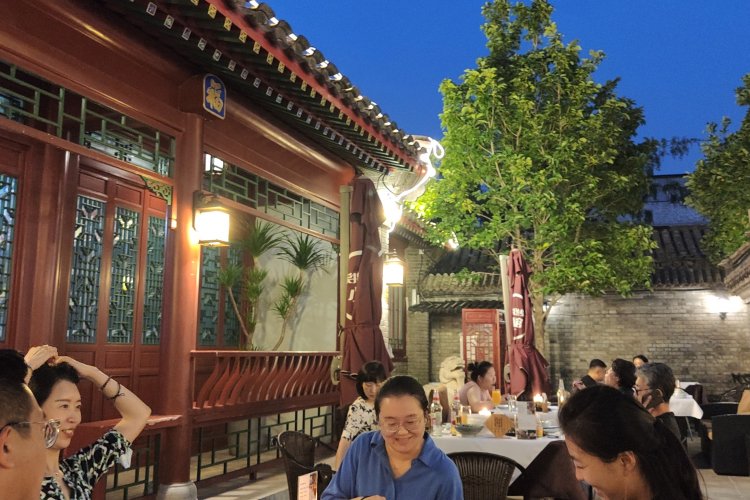 Classic Yunnan Dishes in the Open Air at Courtyard 73