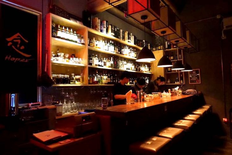 DP Burgeoning Beiluogu Xiang Whiskey Bar Hoper Celebrates a Year In Business With Improved Menu, Party Nights and More