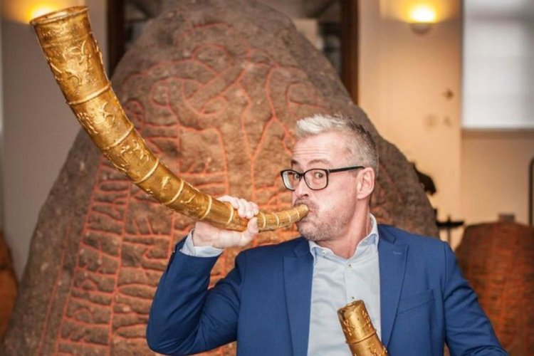 Danish Museum Director Talks the History of Shit, Cutting up Dead Animals Ahead of Bookworm Talk